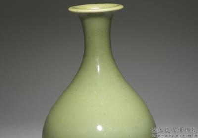 图片[2]-Yuhuchun vase in celadon glaze. Longquan ware. Early Ming dynasty (1368-1435)-China Archive